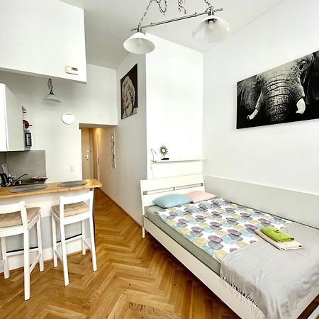 Apartmán Centra And Simple To Reach Vídeň Exteriér fotografie